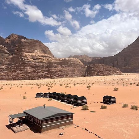 Hotel Bedouin Yoga & Trekking Camp Wadi Rum Extérieur photo