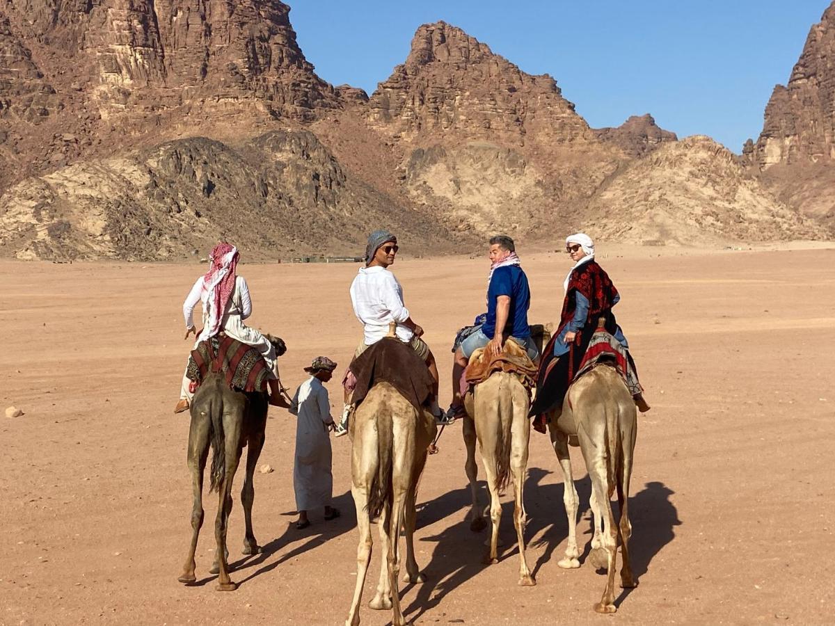 Hotel Bedouin Yoga & Trekking Camp Wadi Rum Extérieur photo