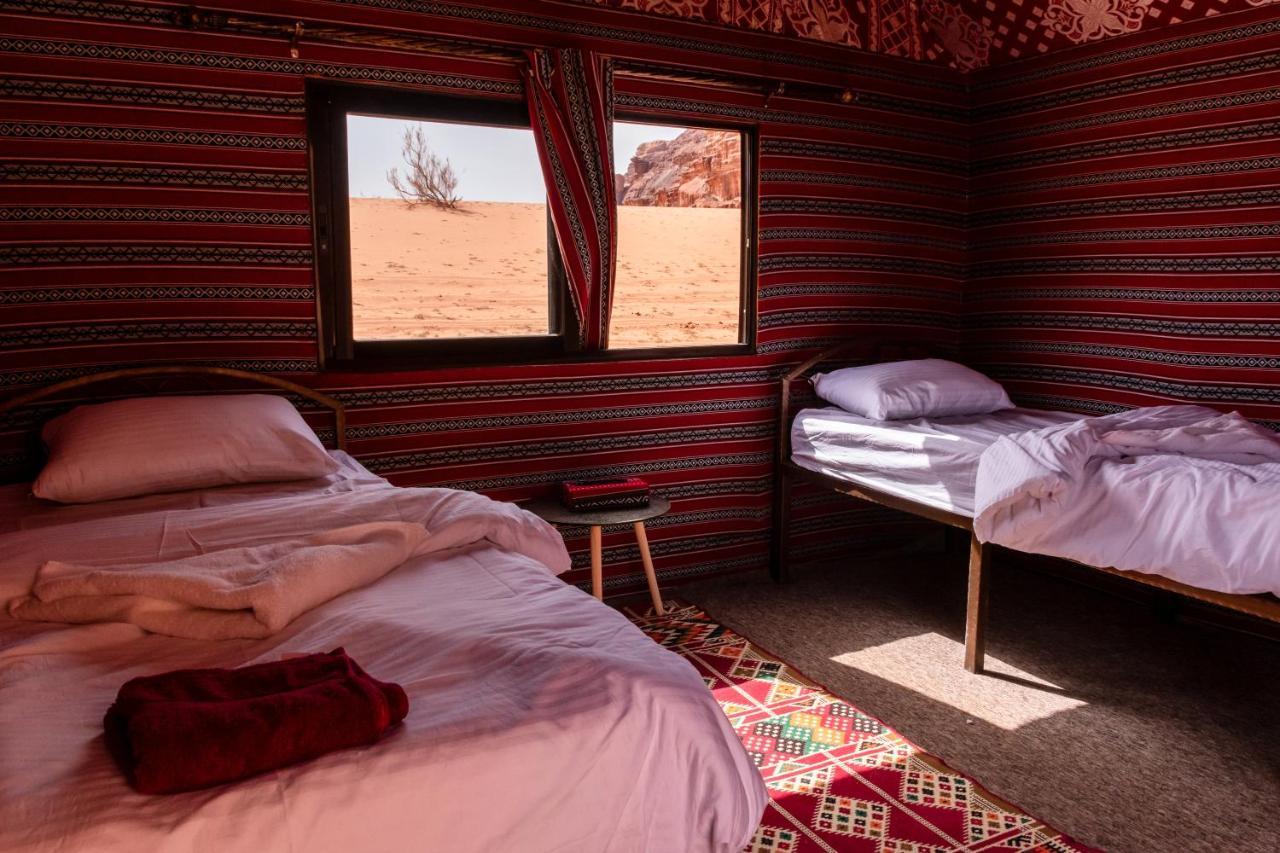 Hotel Bedouin Yoga & Trekking Camp Wadi Rum Extérieur photo