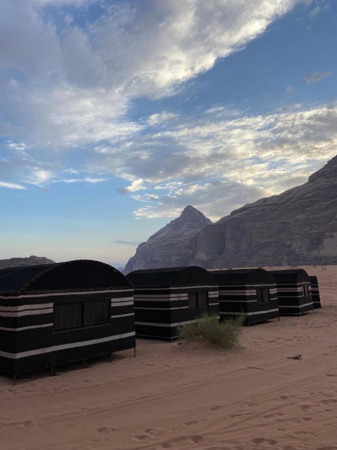 Hotel Bedouin Yoga & Trekking Camp Wadi Rum Extérieur photo