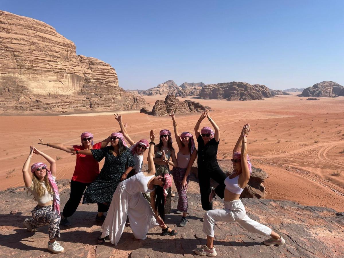 Hotel Bedouin Yoga & Trekking Camp Wadi Rum Extérieur photo