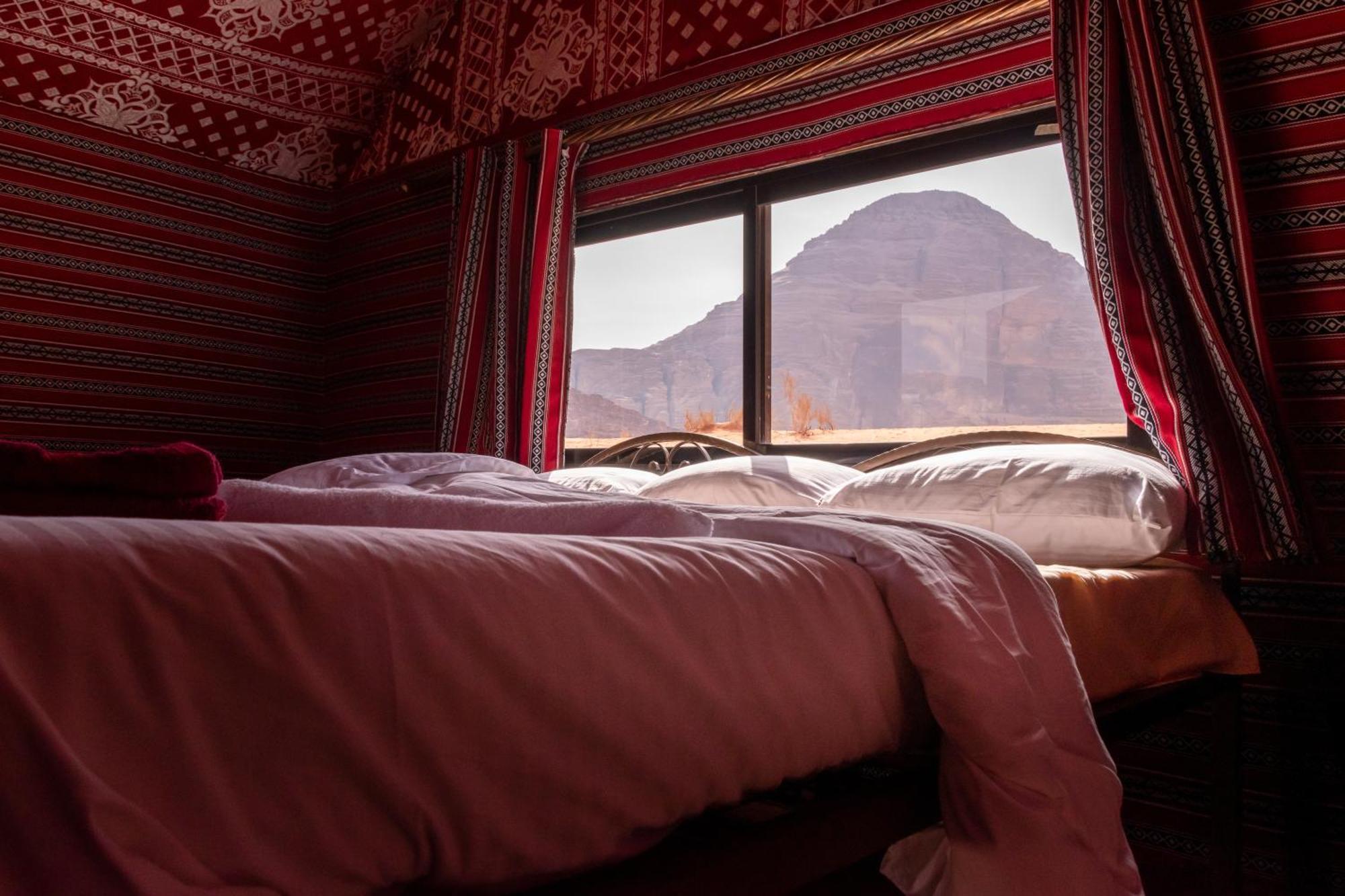 Hotel Bedouin Yoga & Trekking Camp Wadi Rum Extérieur photo