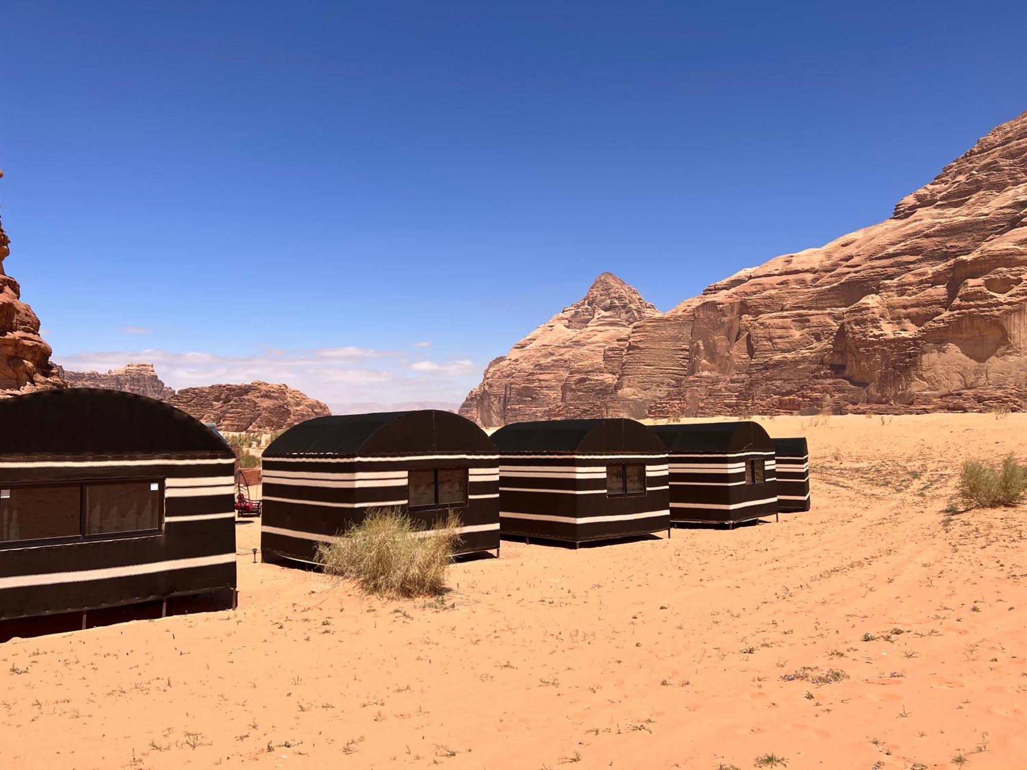 Hotel Bedouin Yoga & Trekking Camp Wadi Rum Extérieur photo